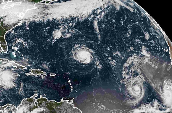 O πανίσχυρος τυφώνας Φλόρενς ετοιμάζεται να χτυπήσει τις ΗΠΑ