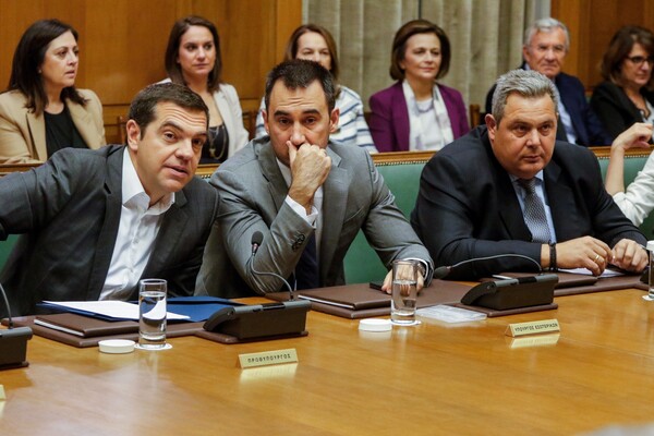 Ο Τσίπρας ζήτησε από τους Υπουργούς να δεσμευθούν πως δεν θα ρίξουν την κυβέρνηση