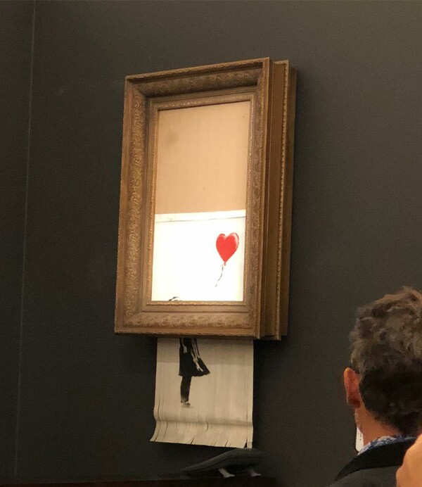 Ο Βanksy μόλις αποκάλυψε πώς έκανε το σαμποτάζ στον πίνακα που αυτοκαταστράφηκε στον Sotheby's