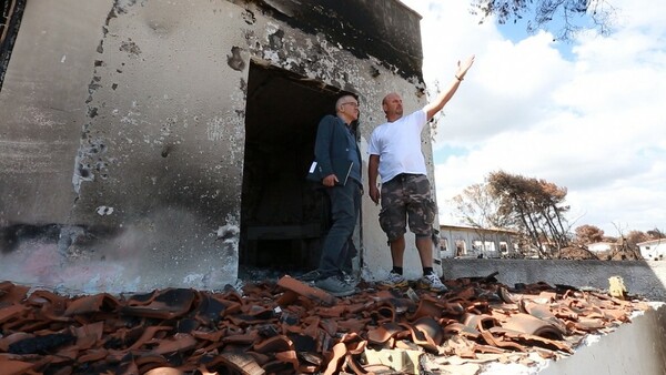 Τρεις μήνες μετά τη φωτιά, οι επιζώντες επιστρέφουν στο Μάτι