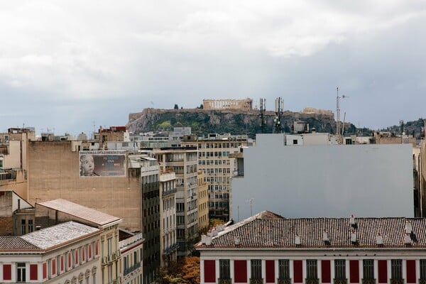 Η ζωή στην Ομόνοια δείχνει διαφορετική από τον δέκατο όροφο