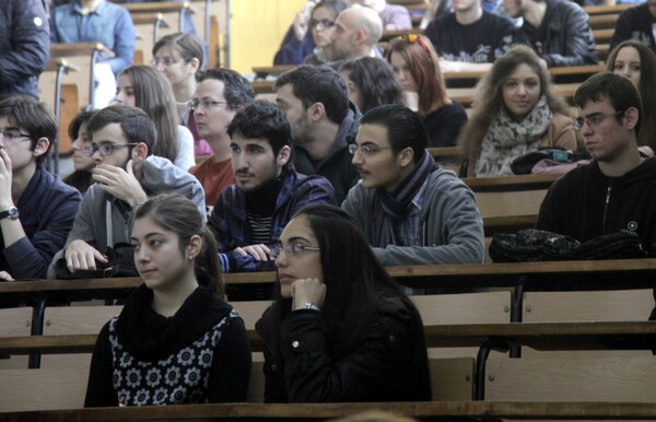 Καταγγελίες για καθηγητή ΤΕΙ ότι ζητούσε ανταλλάγματα για να περάσει φοιτητές - 3 συλλήψεις