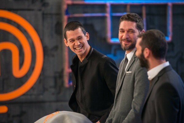 MasterChef: Οι φωτογραφίες που κάνουν spoilers για τις εξελίξεις στο μαγειρικό διαγωνισμό