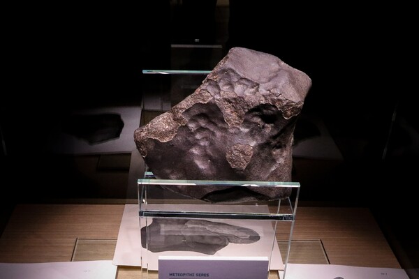 Οι πρώτες φωτογραφίες του Seres: Στην Αθήνα ο μοναδικός επιβεβαιωμένος μετεωρίτης που έπεσε στην Ελλάδα