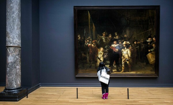 O εμβληματικός πίνακας «Νυχτερινή Περίπολος» του Ρέμπραντ θα αποκατασταθεί σε δημόσια θέα