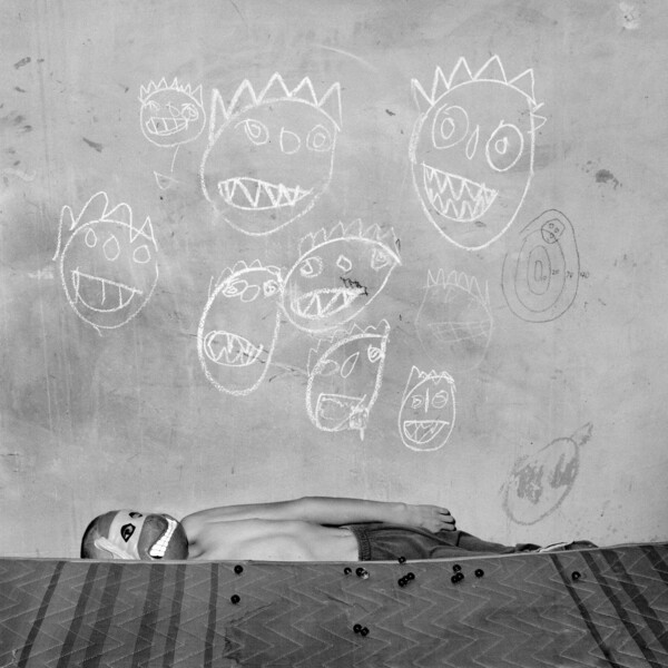 Ο κορυφαίος φωτογράφος Roger Ballen μιλά στο LIFO.gr