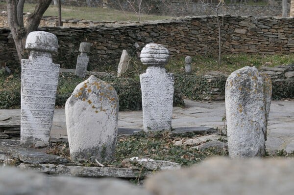 Τέσσερις γενιές ερημίτικης ζωής σε ένα τεκέ χαμένο στο βουνό, στο Διδυμότειχο του Έβρου