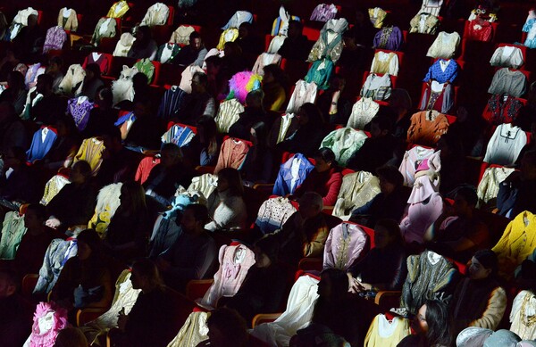 Εικόνες από το εντυπωσιακό έργο του Νίκου Ναυρίδη στην Εθνική Λυρική Σκηνή