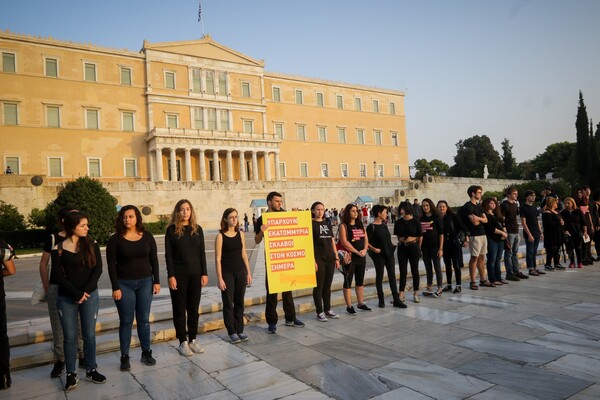 Στα μαύρα κατά της εμπορίας ανθρώπων - Φωτογραφίες από το Walk For Freedom στην Αθήνα