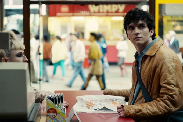 Black Mirror: Bandersnatch : Πρωτοποριακή διαδραστική μετα-αφήγηση ή χριστουγεννιάτικη αρπαχτή;