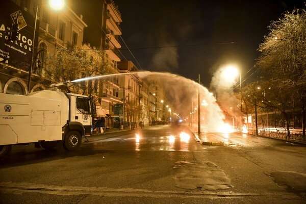 Παπακώστα για τα επεισόδια του Πολυτεχνείου: Η αστυνομία έκανε τη δουλειά της με σεβασμό