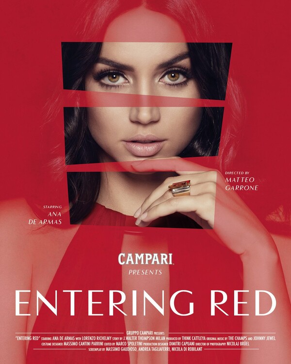 Η Ana De Armas είναι το αστέρι του Entering Red