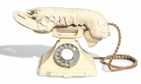 Το τηλέφωνο – αστακός του Σαλβαντόρ Νταλί έπιασε 853.000 λίρες σε δημοπρασία