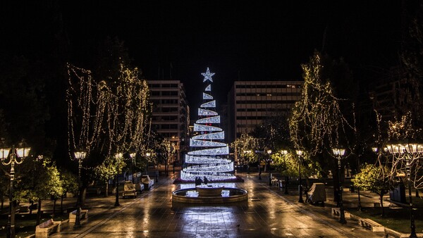 Σήμερα φωταγωγείται το χριστουγεννιάτικο δέντρο στο Σύνταγμα