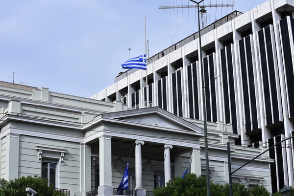 Λόγω βλάβης στον σκληρό δίσκο του ΥΠΕΞ έχασαν την αλληλογραφία από το 2005 και μετά