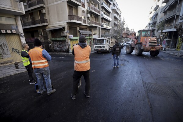 Τα Εξάρχεια την επόμενη μέρα - Αυτή είναι η εικόνα μετά από τη νύχτα επεισοδίων