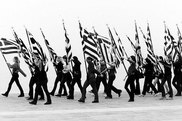 Οι έφεδροι, οι μαθητές, ο προεδρεύων κι ένα καλάσνικοφ