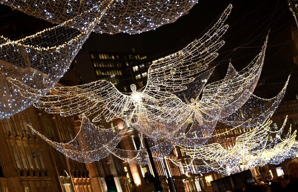 Χριστούγεννα στο Λονδίνο - Βόλτα σε μια από τις ομορφότερα στολισμένες πόλεις