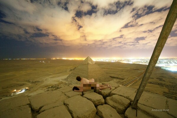 Τι απαντά ο άντρας που εξόργισε την Αίγυπτο με τη γυμνή φωτογράφιση στην Πυραμίδα του Χέοπα