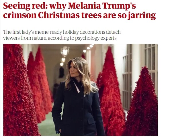 Kρυμμένο μήνυμα στα κόκκινα ανατριχιαστικά Χριστουγεννιάτικα δέντρα της Μελάνια; - Ψυχολόγοι ερμηνεύουν