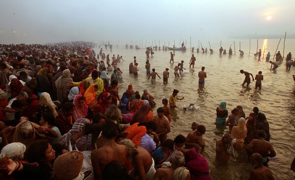 To ιερό Kumbh Mela: H μεγαλύτερη θρησκευτική συγκέντρωση στον κόσμο ξεκινά