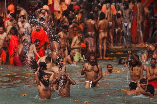 To ιερό Kumbh Mela: H μεγαλύτερη θρησκευτική συγκέντρωση στον κόσμο ξεκινά