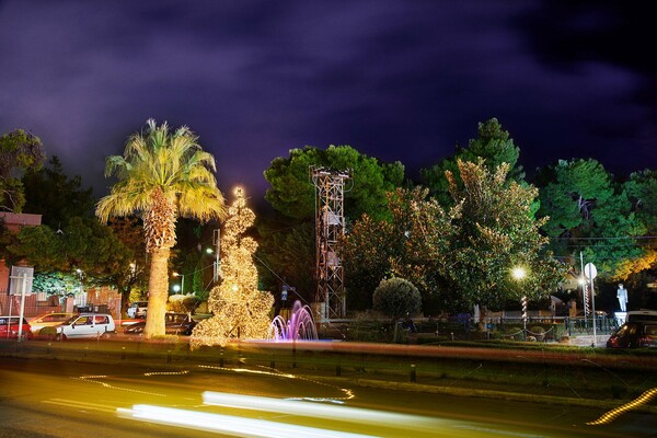 Στην Κηφισιά τα παγκάκια είναι θερμαινόμενα κι έχουν USB