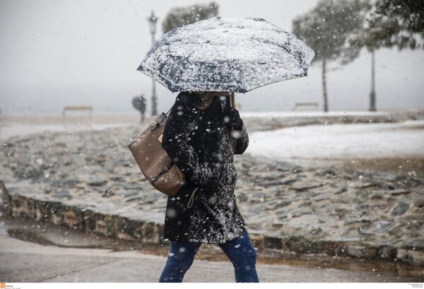 Στον πάγο η Θεσσαλονίκη και η Β. Ελλάδα - Πού χρειάζονται αλυσίδες