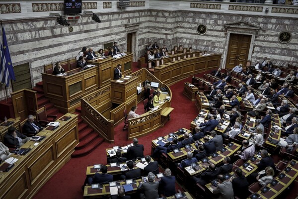 Πυρ ομαδόν από την αντιπολίτευση για τις εξαγγελίες Τσίπρα