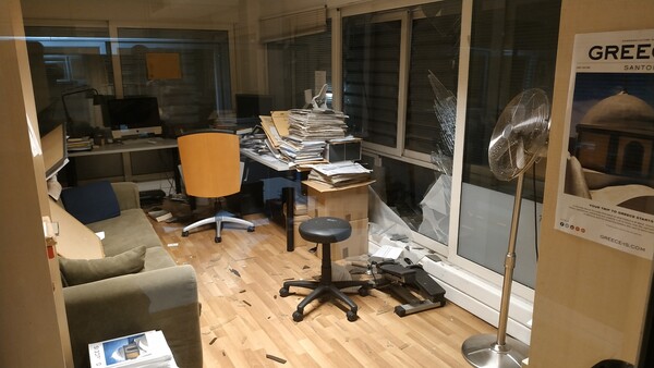 Καταστροφές στα γραφεία του ΣΚΑΪ από την έκρηξη της βόμβας