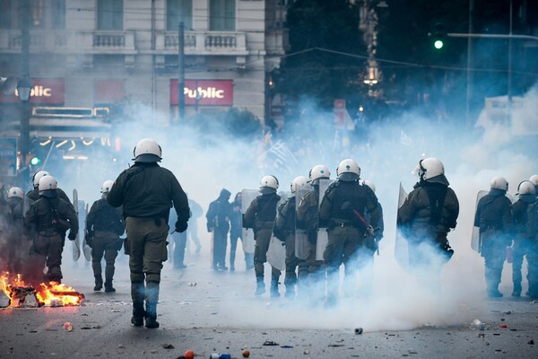 Πάνω από δέκα προσαγωγές για τα σημερινά επεισόδια