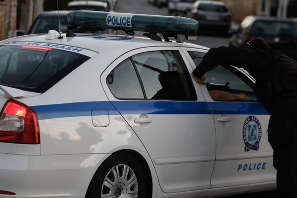 Θεσσαλονίκη: Διακινητές κρατούσαν ομήρους 17 μετανάστες