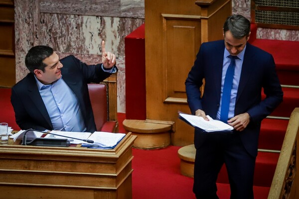 Σε προεκλογικό τόνο η σύγκρουση Τσίπρα- Μητσοτάκη στη Βουλή