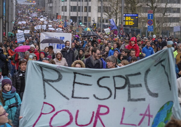 Χιλιάδες Βέλγοι κατέβηκαν στους δρόμους για την κλιματική αλλαγή