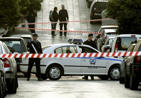 Εξερράγη τελικά η χειροβομβίδα που πέταξαν στο ρωσικό προξενείο στο Χαλάνδρι