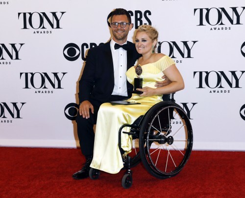 Tony Awards: Οι νικητές,το κόκκινο χαλί και η πρώτη ηθοποιός με αναπηρικό αμαξίδιο