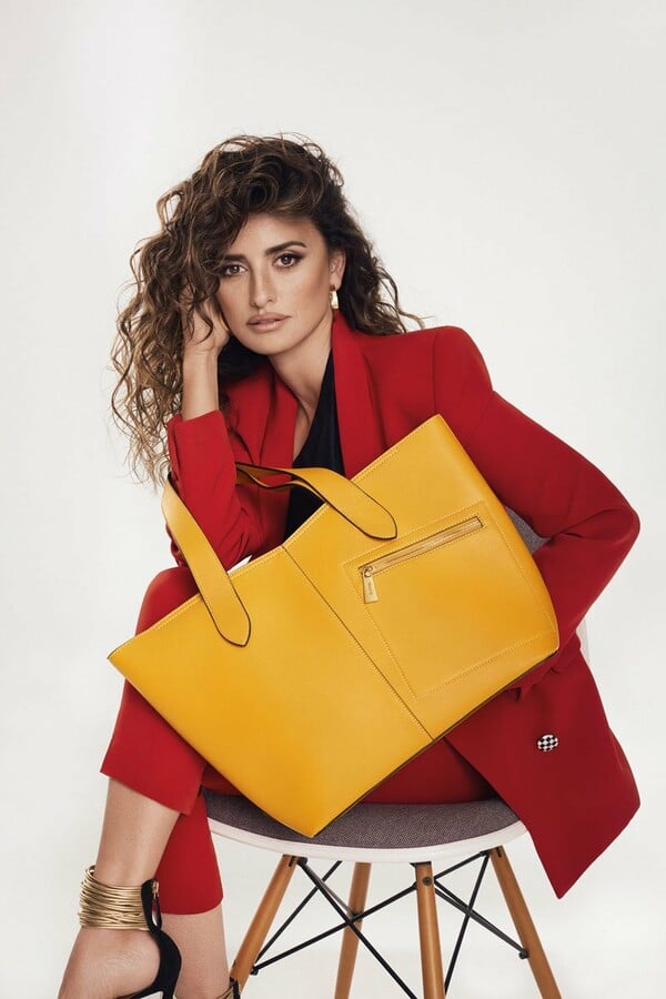 Carpisa και Penelope Cruz ακόμα μια φορά μαζί για τη νέα εκστρατεία Άνοιξη-Καλοκαίρι 2019