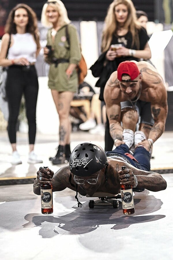 Ο αγαπημένος "ναυτικός" Sailor Jerry έδωσε το παρών ξανά στο φετινό International Athens Tattoo Convention