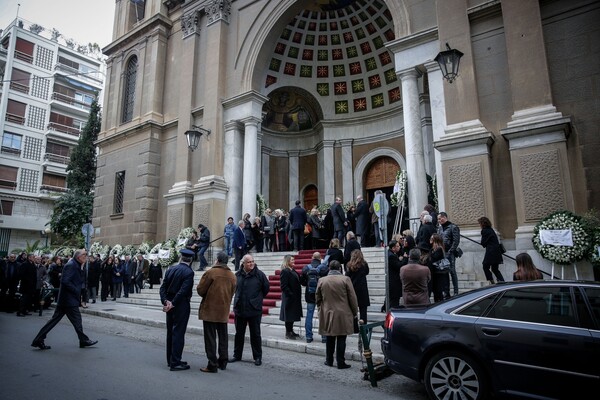 Πολιτικοί, επιχειρηματίες και o Tσίπρας στην κηδεία του εφοπλιστή Περικλή Παναγόπουλου
