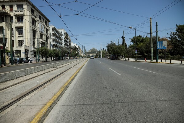 Κυριακή του Πάσχα στην Αθήνα - Δεν έχεις ξαναδεί πιο άδεια την πόλη