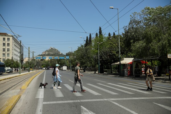 Κυριακή του Πάσχα στην Αθήνα - Δεν έχεις ξαναδεί πιο άδεια την πόλη