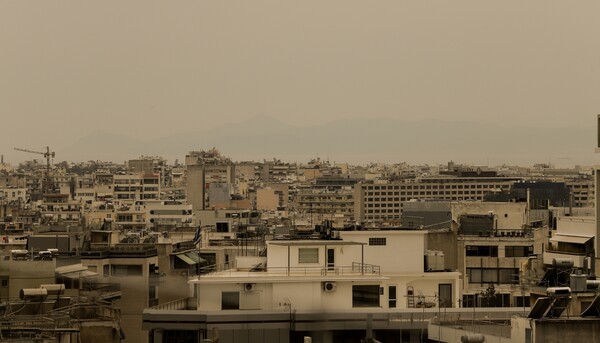 Η αφρικανική σκόνη σκεπάζει την Αθήνα - Οι πρώτες εικόνες