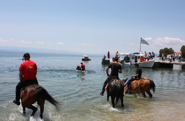 Ο Αγιασμός των Αλόγων - Ένα σπάνιο θέαμα από το έθιμο στο Πήλιο