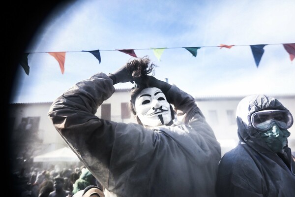 Αλευρομουτζουρώματα στο Γαλαξίδι - Πολύχρωμη μάχη επικών διαστάσεων και φέτος