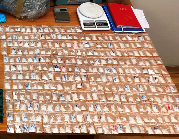 Crystal meth και ηρωίνη έξω από την ΑΣΟΕΕ - Μεγάλη επιχείρηση της ΕΛ.ΑΣ