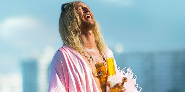 Ο διευθυντής φωτογραφίας του «The Beach Bum» είναι ο νέος μετρ της χρωματικής παλέτας