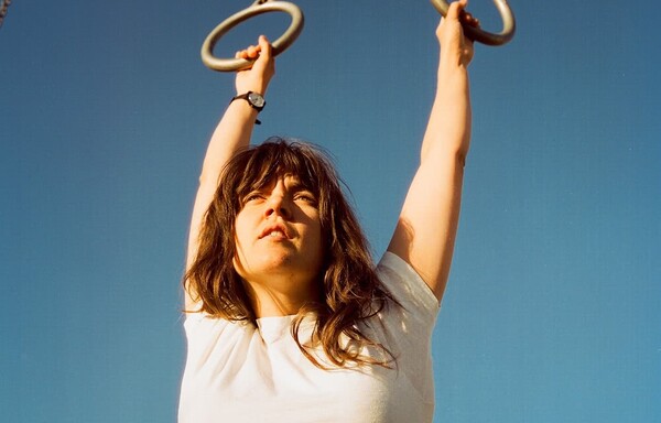 Courtney Barnett: μια άξια εκπρόσωπος της αναγέννησης του γυναικείου ροκ