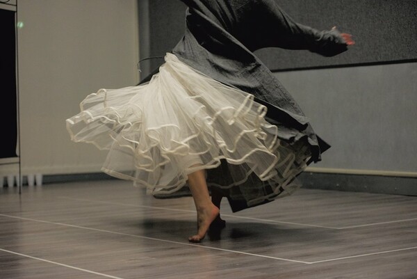 Dancevacuum: ένας χώρος έκφρασης με επίκεντρο τον σύγχρονο χορό