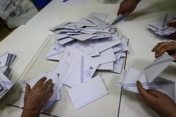 Δημοτικές εκλογές: Κάτω από πενήντα ψήφοι η διαφορά στο Αιγάλεω - Τα υπόλοιπα εκλογικά θρίλερ
