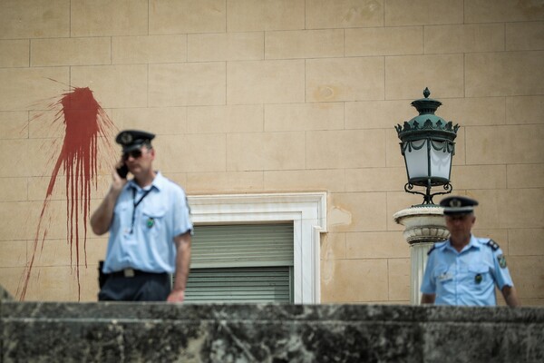 ΕΔΕ για την επίθεση Ρουβίκωνα στη Βουλή - Η ΕΛΑΣ είχε πληροφορίες, αλλά αιφνιδιάστηκε